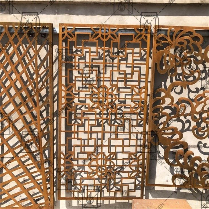 מסכי פרטיות דקורטיביים בחוץ