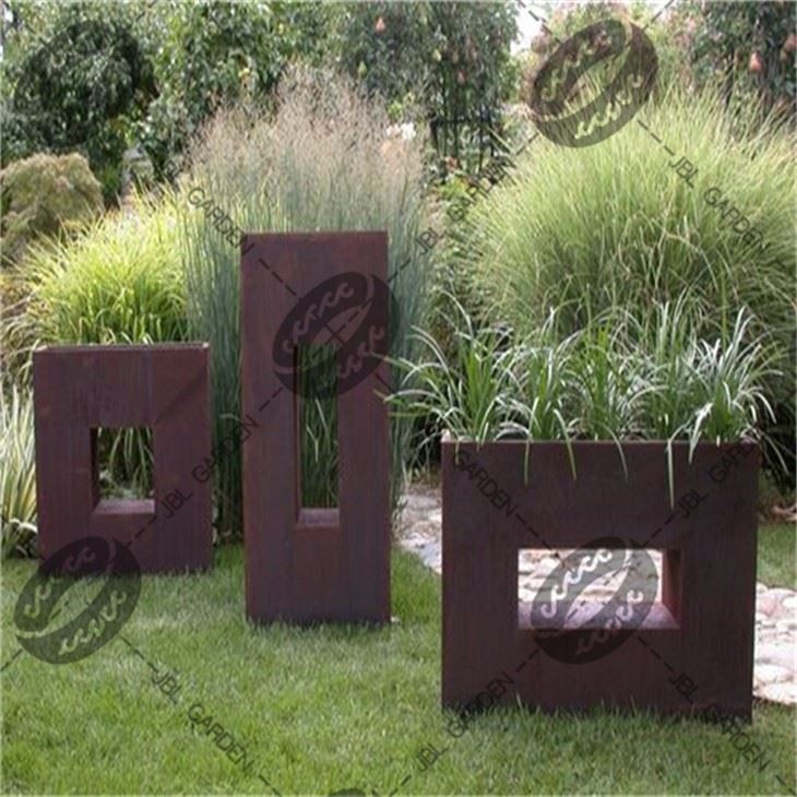 סט אדניות בחוץ